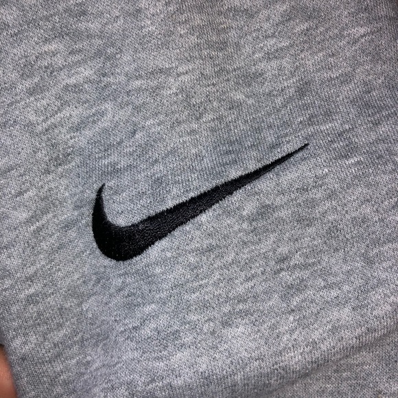 Iowa Hawkeyes grey crew sweatshirt, size S - Picture 3 of 4